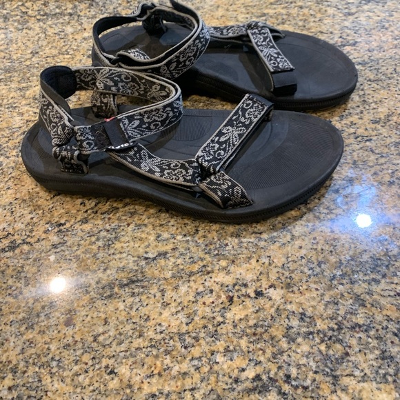 Teva black sandals women’s size 9 - Picture 3 of 7